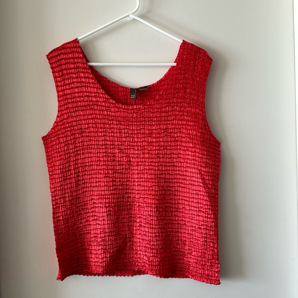 Red Textured Sleeveless Tank Top
